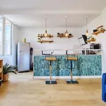 GuestReady - Cozy Apt near Côte des Basques w Parking!